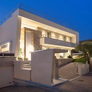 https://villa-aurora-holiday-home-apt-1.hotelinveneto.com