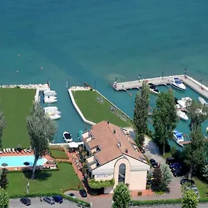 yachting-hotel-mistral.it-lombardy.com/